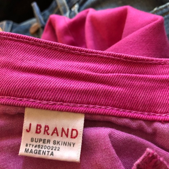 J Brand Magenta super skinny jeans. Size 25. 70% tencel/ 28% cotton/ 2% elastane - Picture 7 of 8